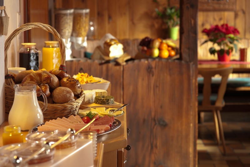 boulangerie-LE PRADET-min_breakfast_buffet_food_restaurant_meal_hotel_plate_fresh-718745